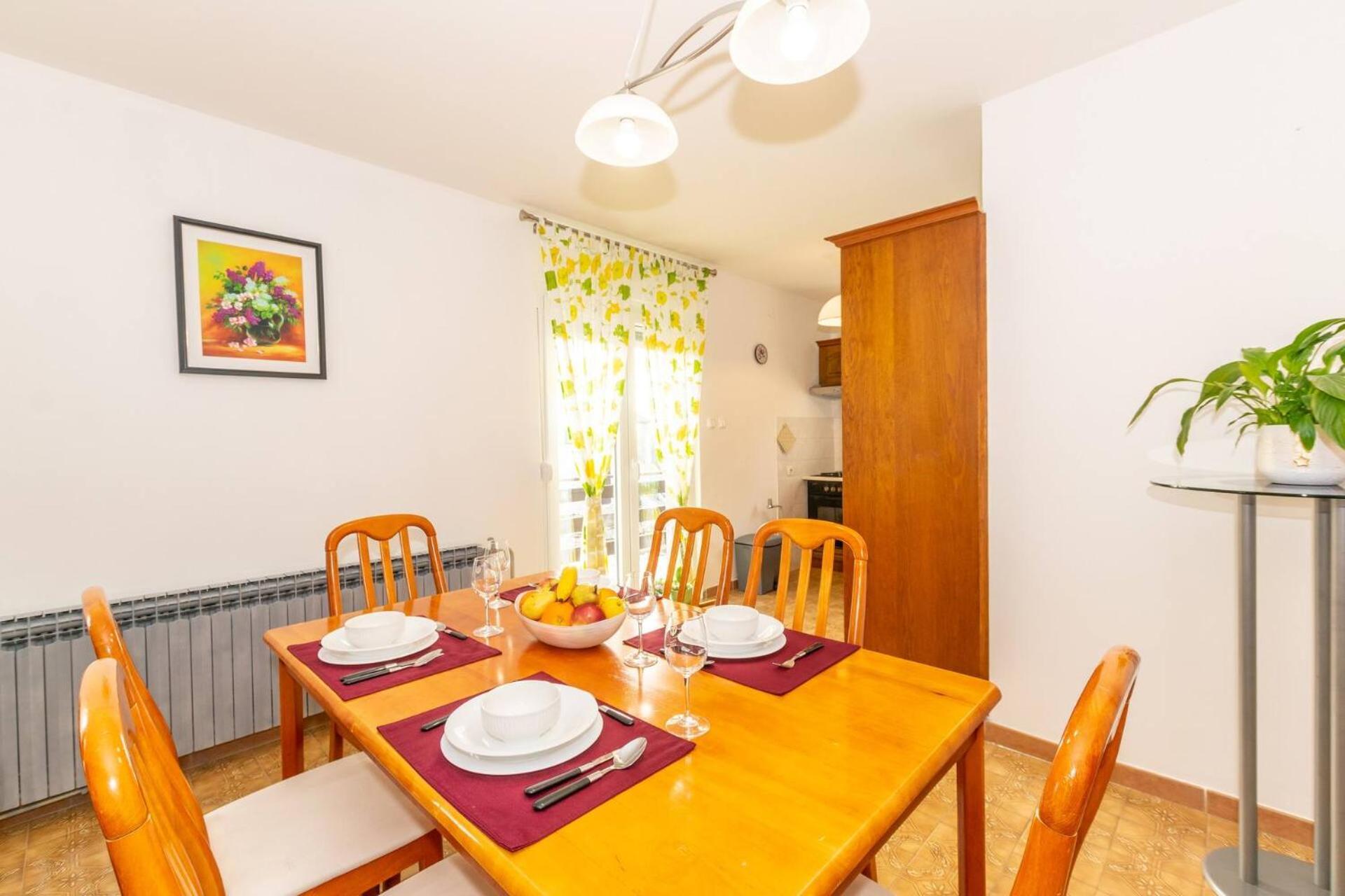 Family House With 2 Apartments - Irma เมดูลิน ภายนอก รูปภาพ