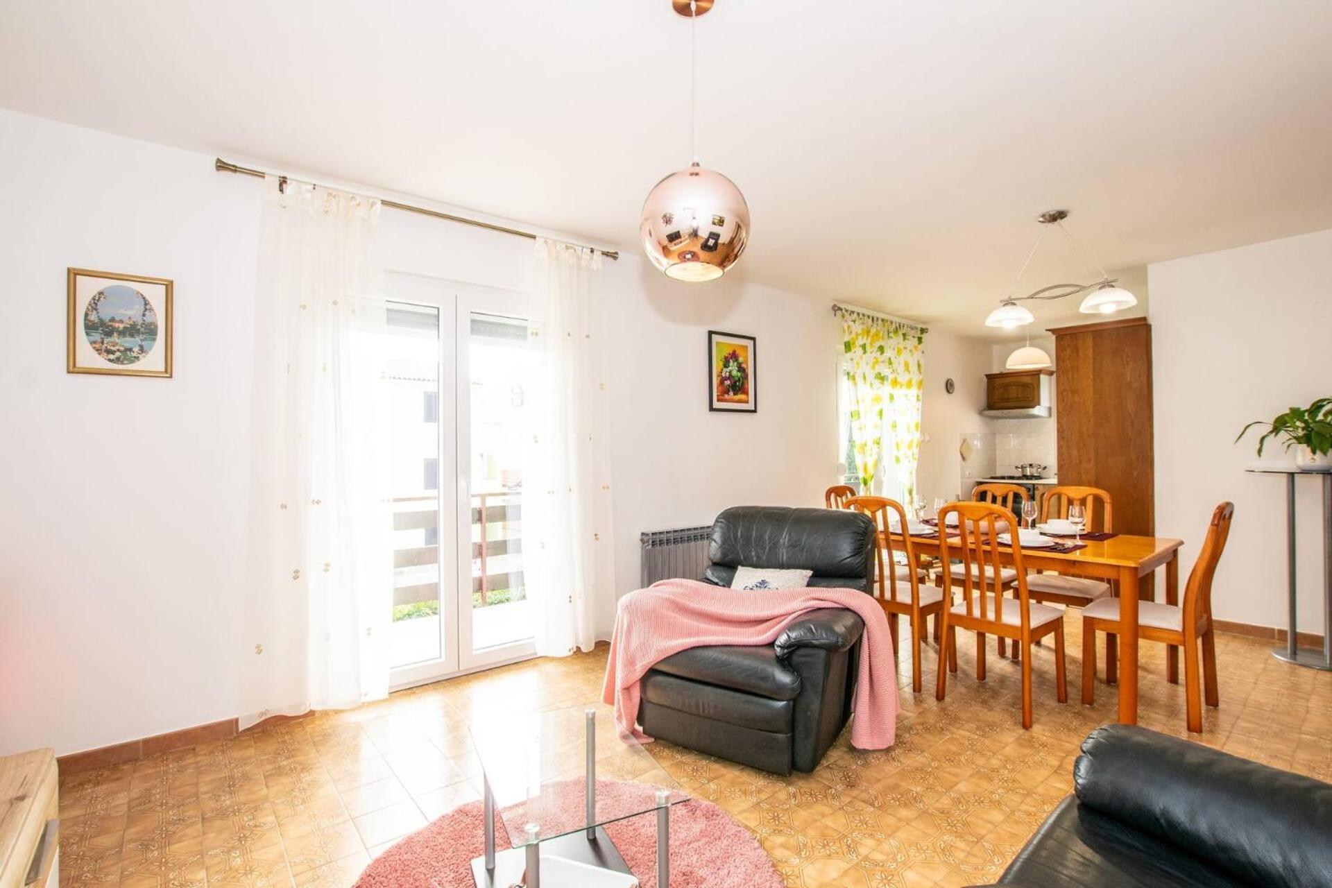 Family House With 2 Apartments - Irma เมดูลิน ภายนอก รูปภาพ