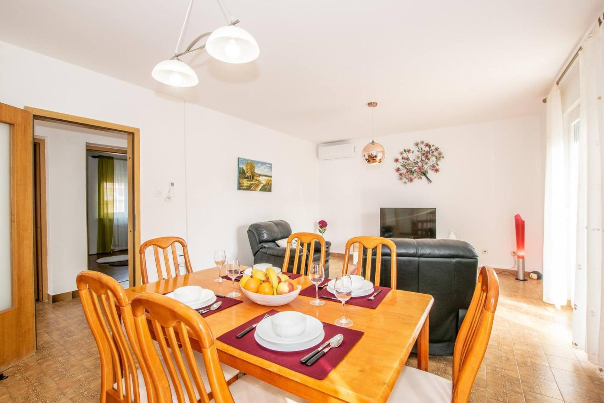 Family House With 2 Apartments - Irma เมดูลิน ภายนอก รูปภาพ