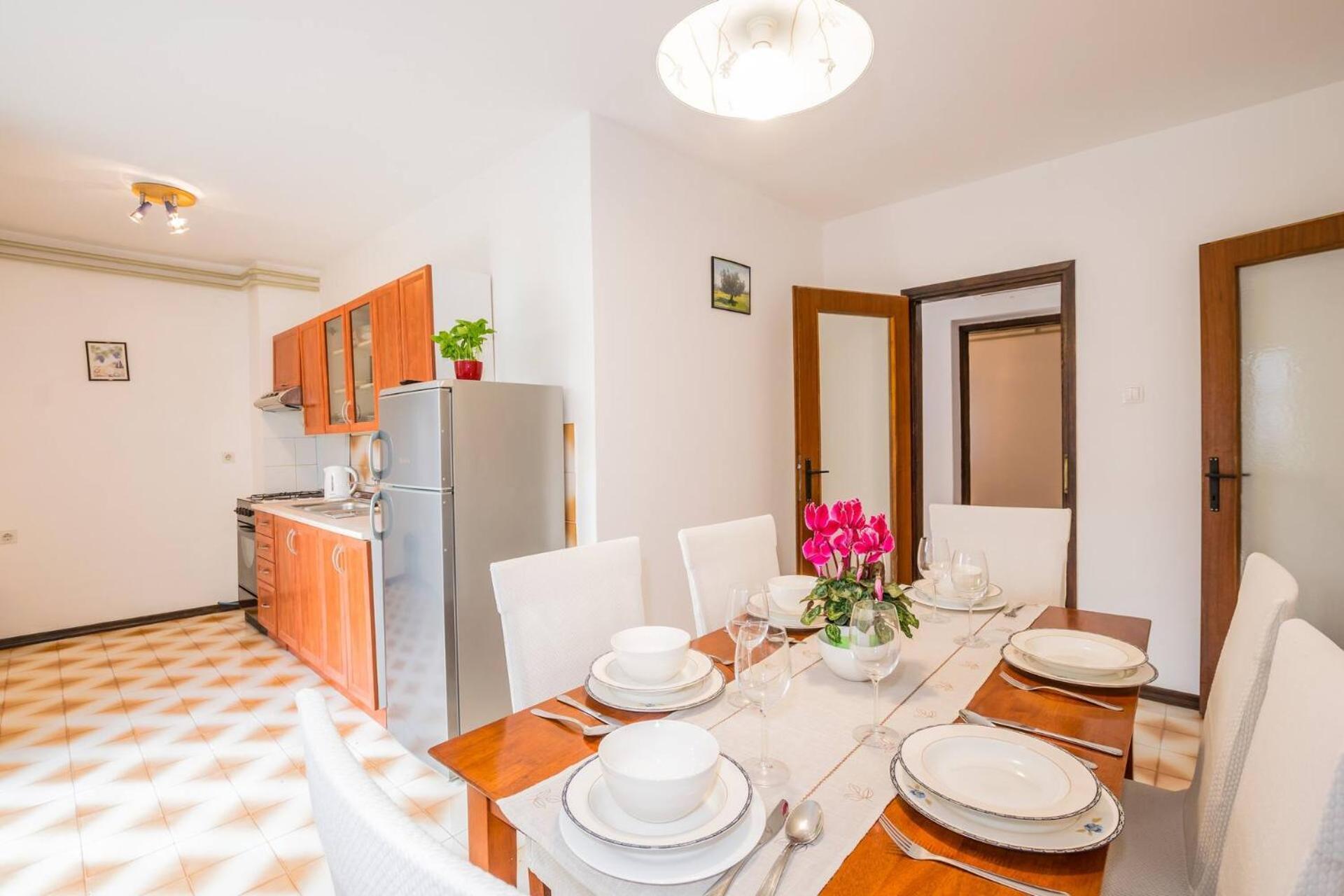 Family House With 2 Apartments - Irma เมดูลิน ภายนอก รูปภาพ