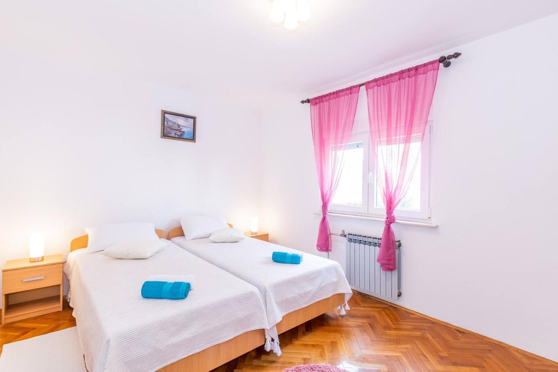 Family House With 2 Apartments - Irma เมดูลิน ภายนอก รูปภาพ