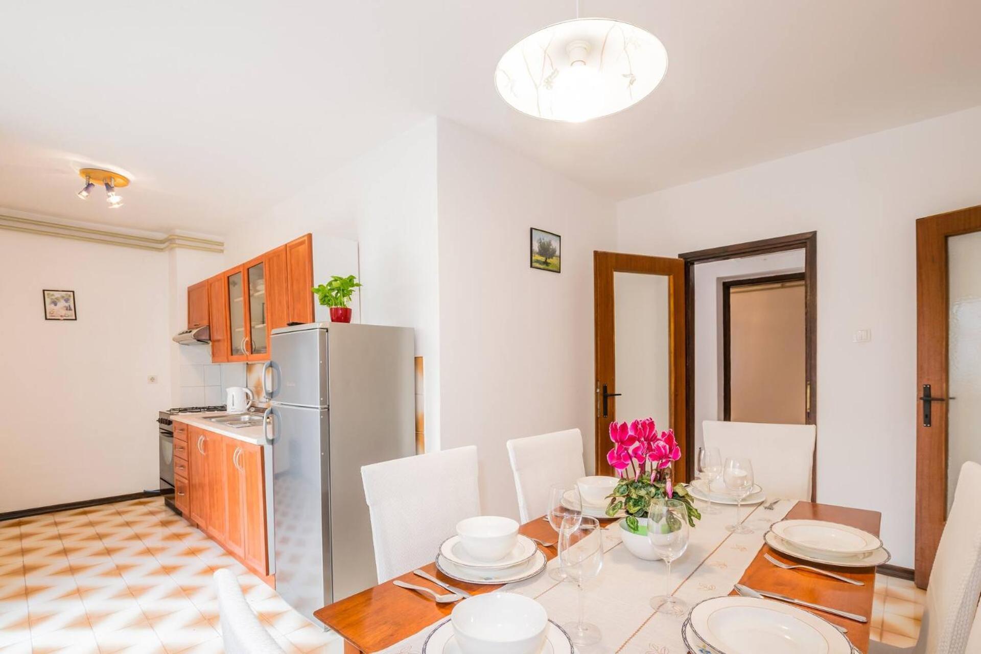 Family House With 2 Apartments - Irma เมดูลิน ภายนอก รูปภาพ