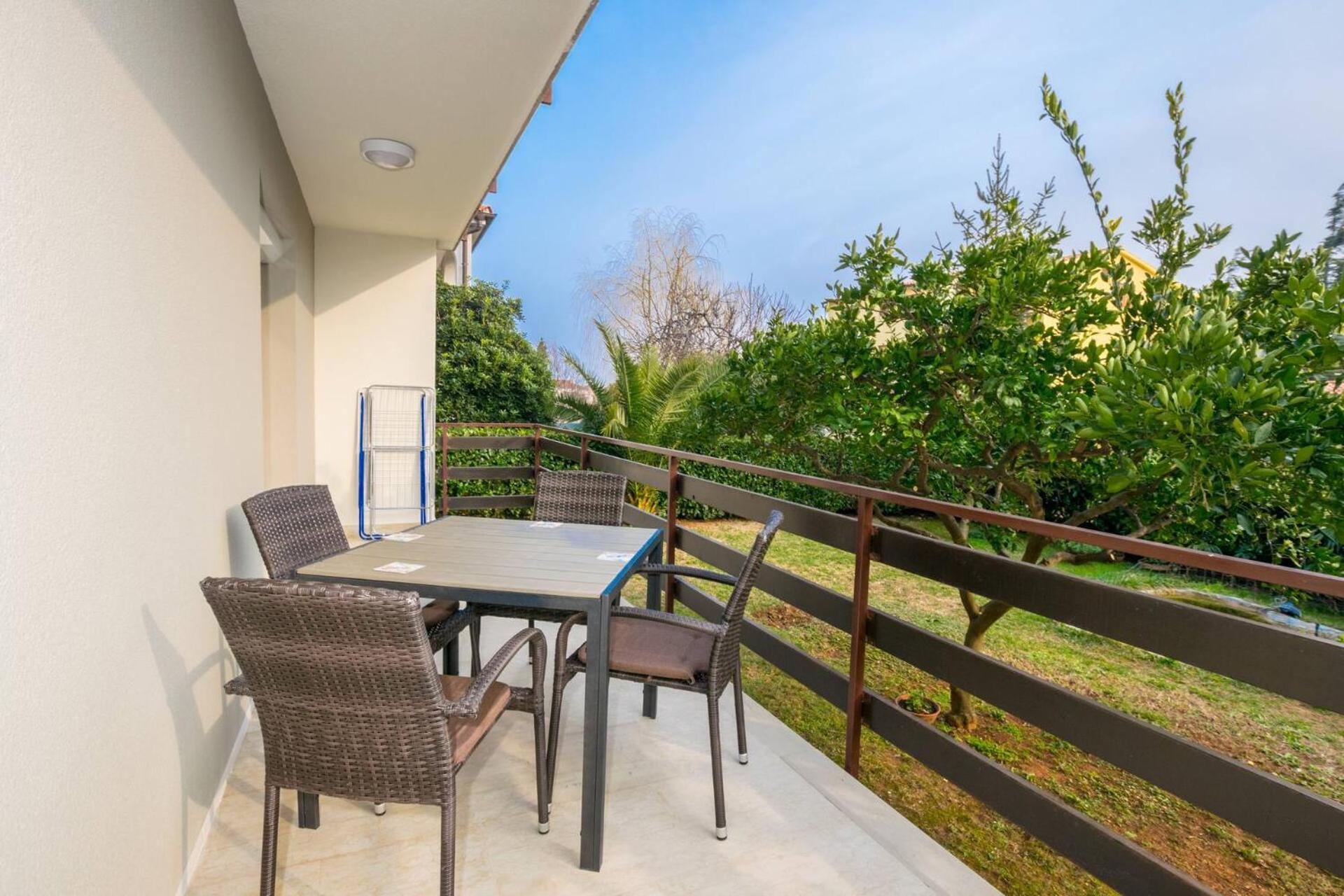Family House With 2 Apartments - Irma เมดูลิน ภายนอก รูปภาพ